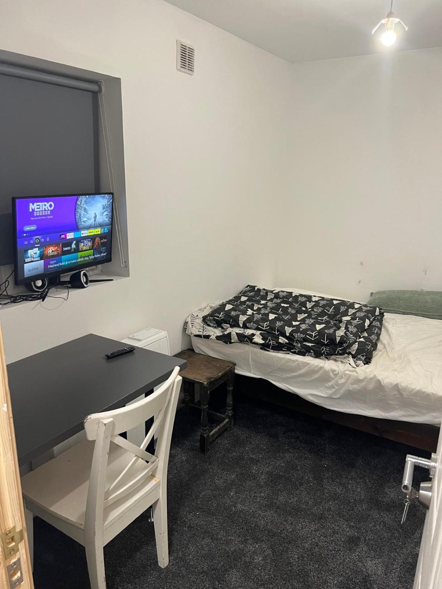 New Flat, Own Bathroom, Sitting Room & Large Bedroom - Walsall Bescot Exterior foto