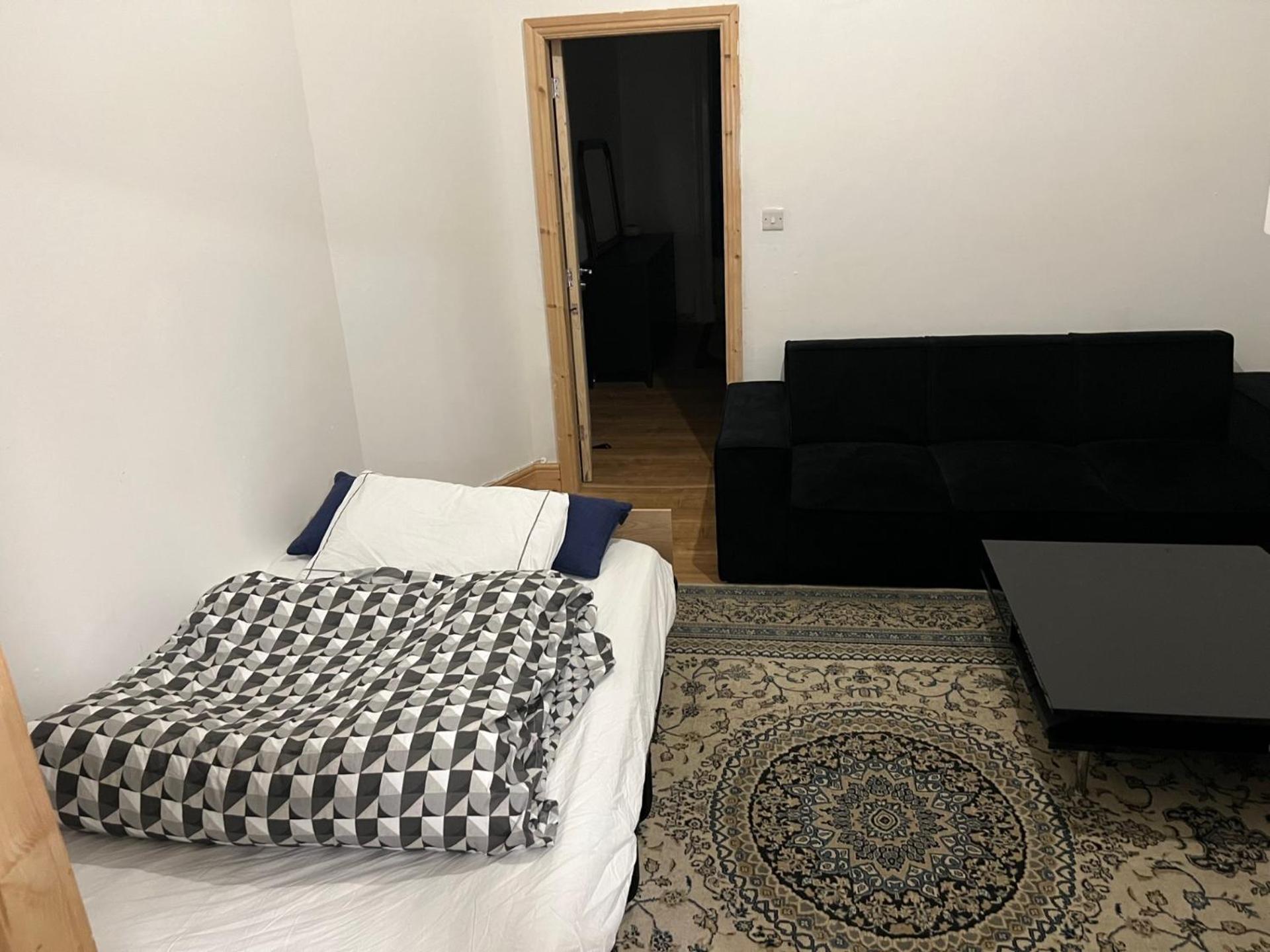 New Flat, Own Bathroom, Sitting Room & Large Bedroom - Walsall Bescot Exterior foto
